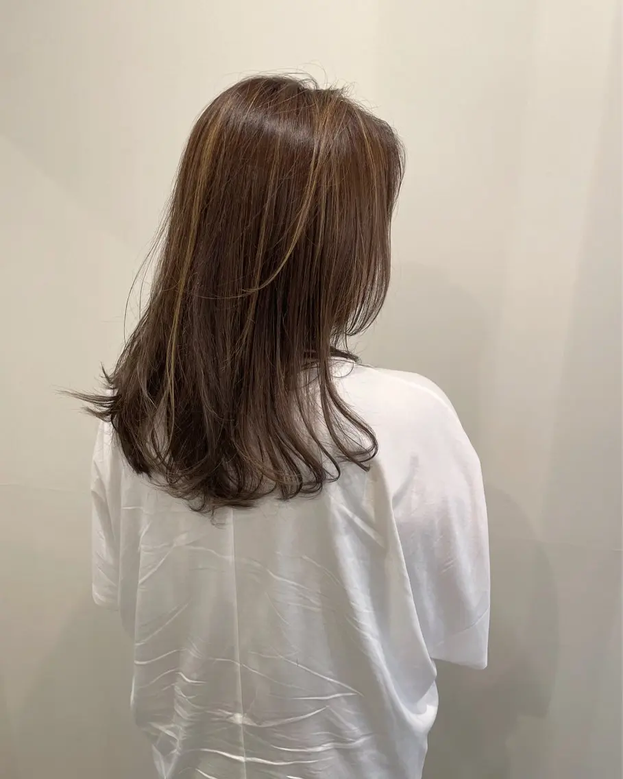 ミディアム カラー ハイライトカラー ハイライト カット ヘアカラー ニュアンスカラー🫧 加納のヘアスタイル