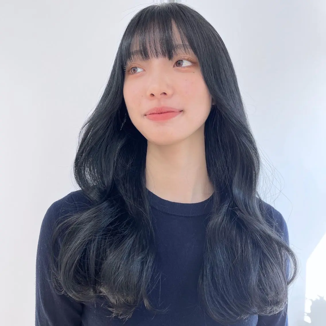 セミロング カラー パーマ ヘアアレンジ メンズ キッズ ネイル マツエク・マツパ アイブロウ メンズインナーカラー メンズ韓国風 黒髪 ブルーカラー ブルーブラック 渋谷レイヤーカット❌ 縮毛矯正専門/武田涼のヘアスタイル
