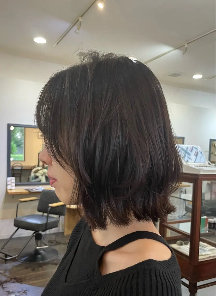 ミディアム 三國 栞音のヘアスタイル