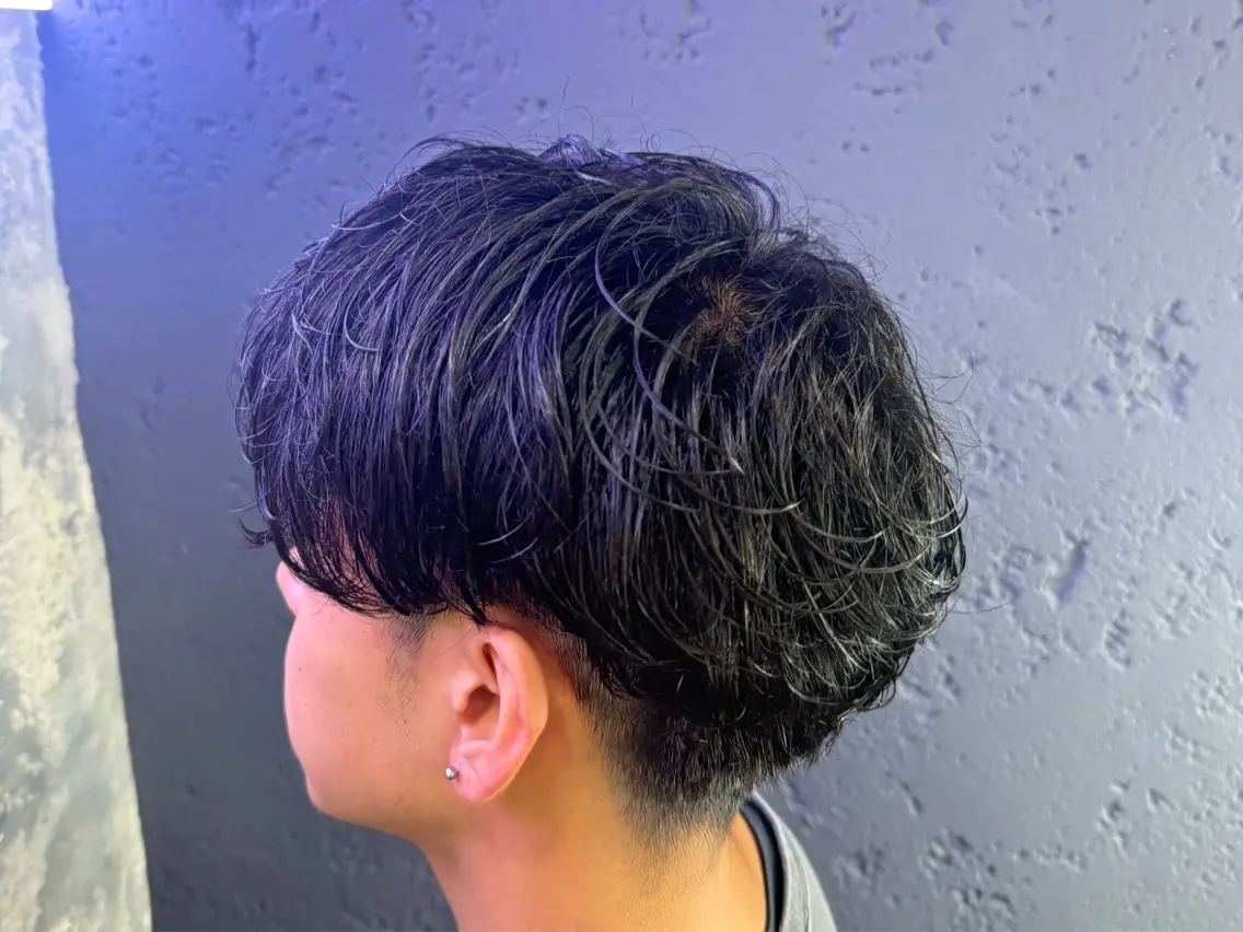メンズ カット パーマ SAIKA🫧メンズ カット/透明感カラーのヘアスタイル