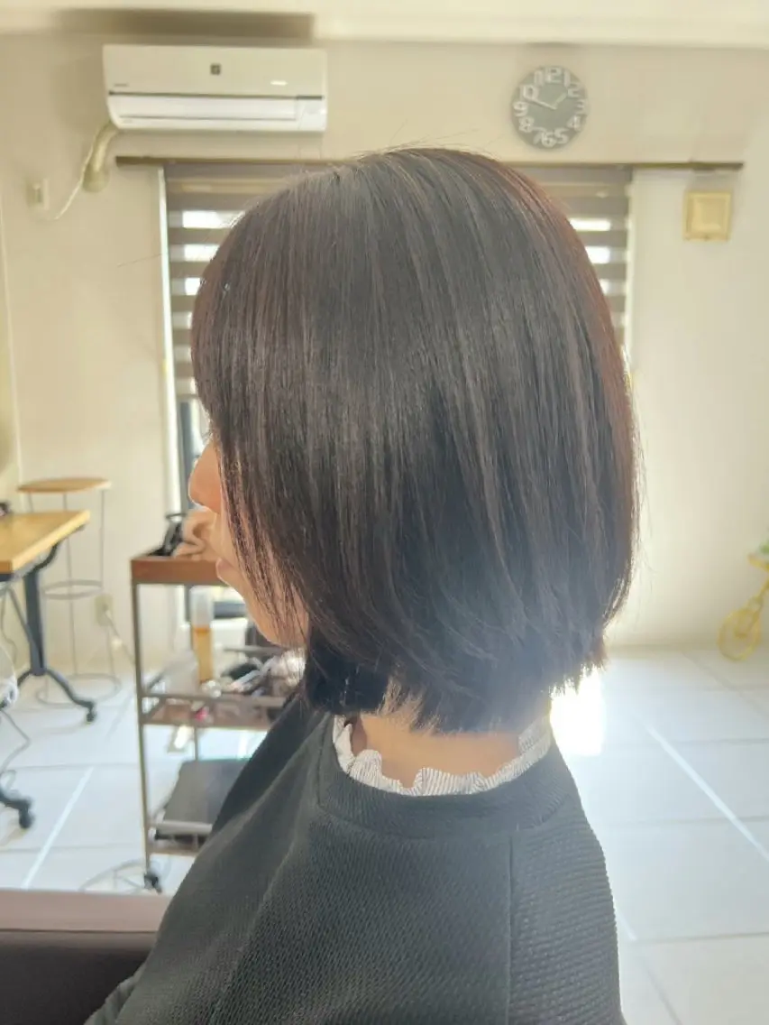 ミディアム カット 縮毛矯正 nao 艶カラー・髪質改善のヘアスタイル