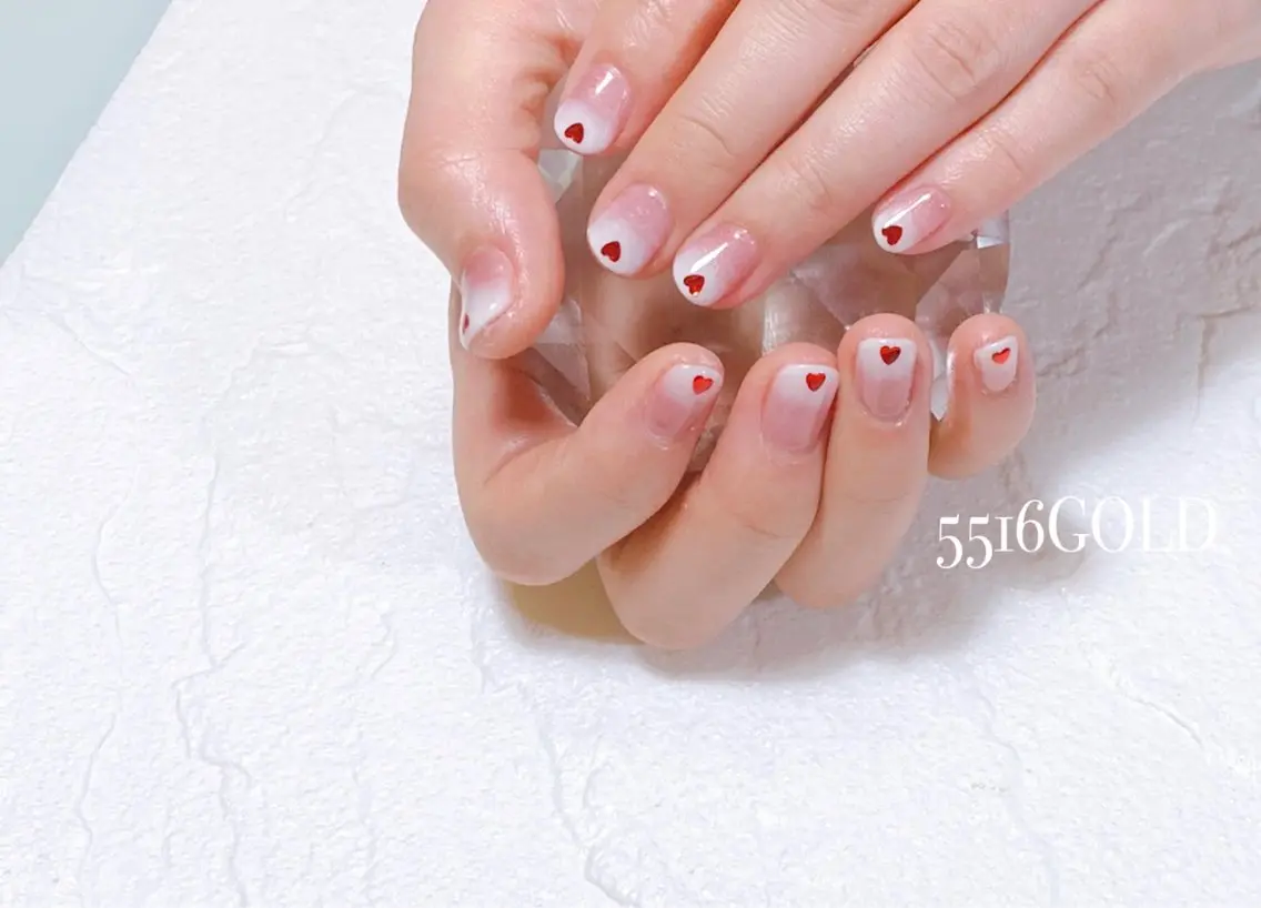 ネイル グラデーション ハート バレンタイン ホワイト 💎5516 MACHIKOのネイルデザイン