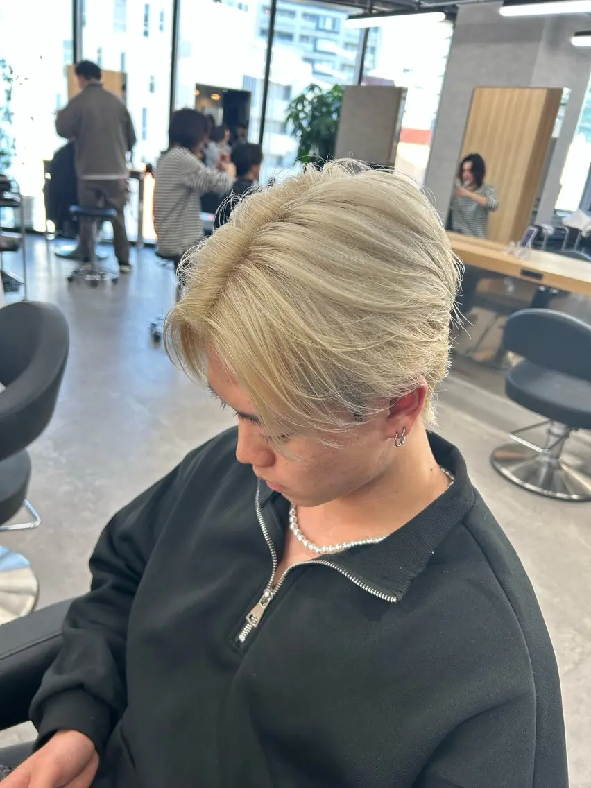 カラー メンズ メンズハイトーン ハイトーンカラー ❤️‍🔥メンズ専門 mamu❤️‍🔥のヘアスタイル
