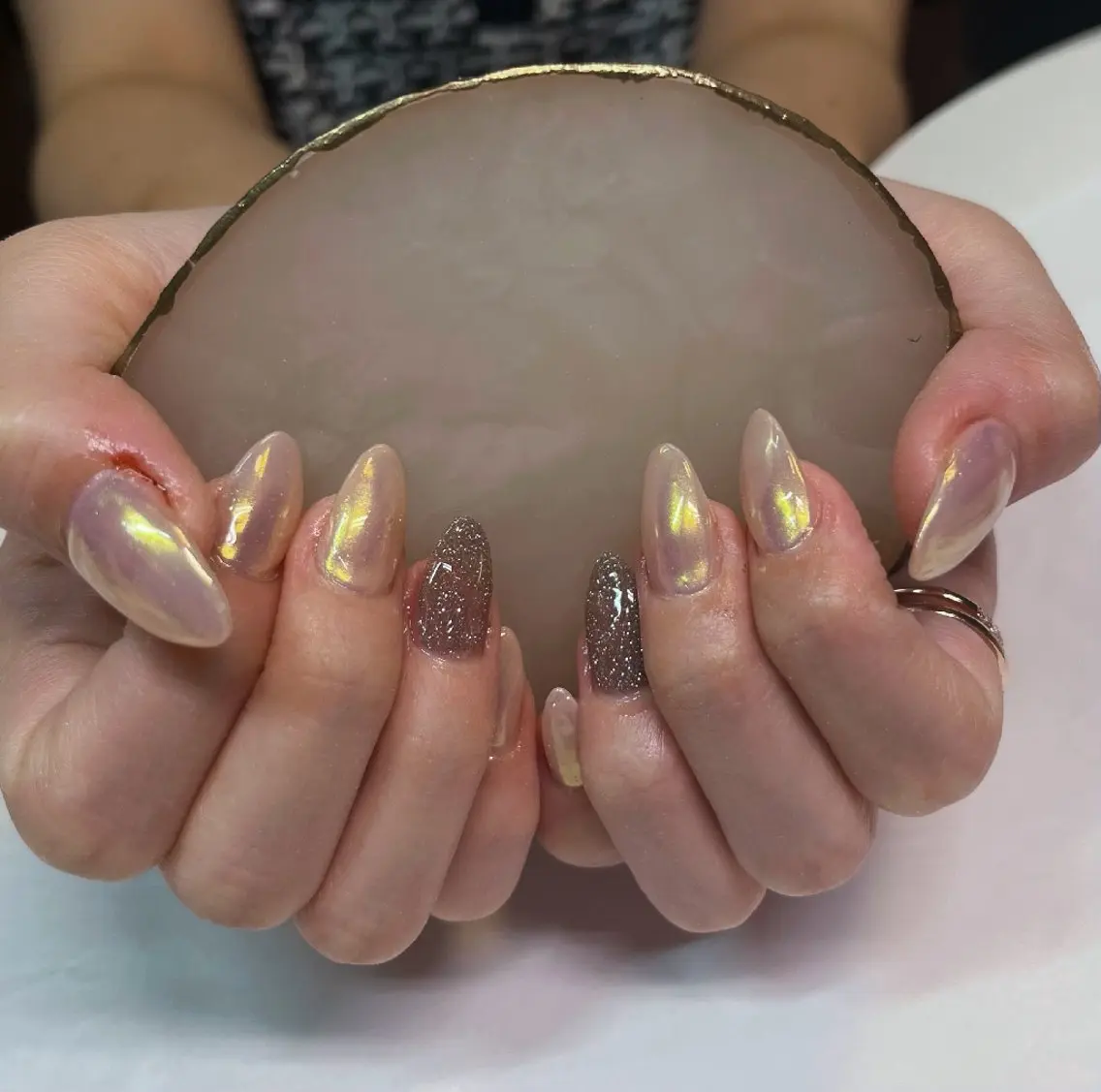 ネイル オーロラネイル フラッシュネイル ハンドネイル 🦋YU ナチュラル専門店🦋のネイルデザイン