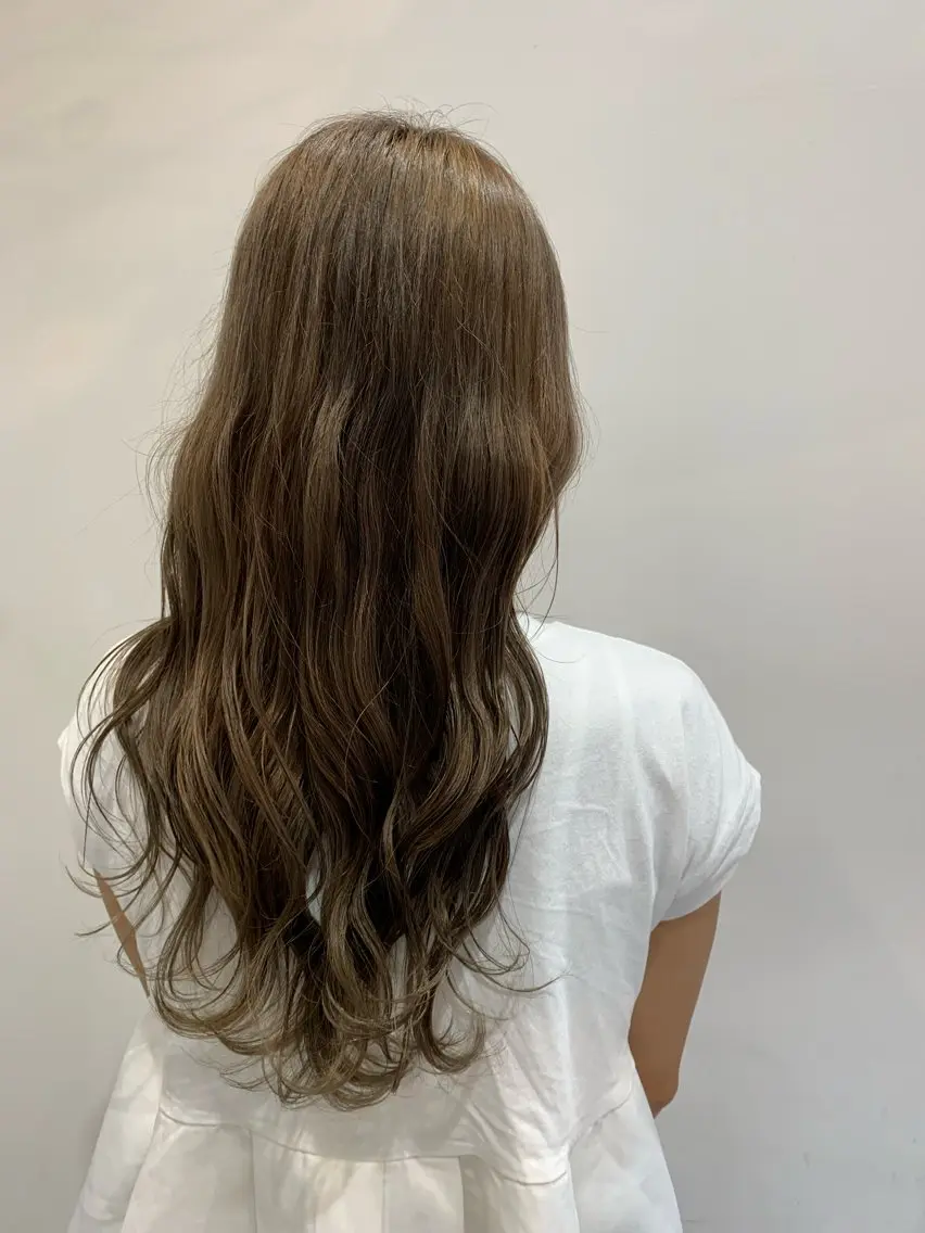 カラー ベージュカラー 田中 紫苑のヘアスタイル