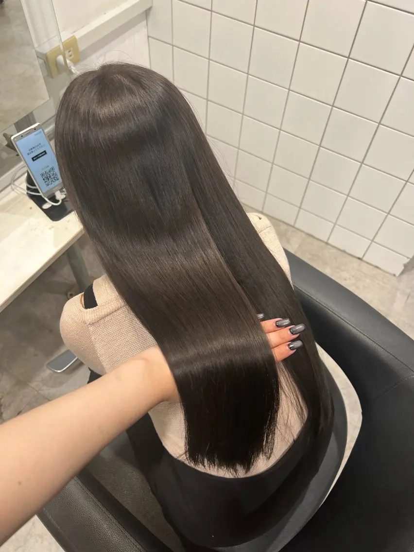 ロング カラー 透明感カラー グレージュ 髪質改善 暗髪🩶ラベンダー/ ブルー/ユウナ🤍のヘアスタイル