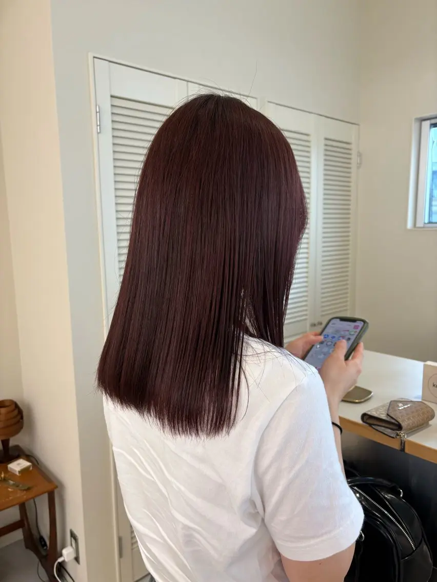 カラー カシス 透明感カラー レッドカラー 上野 桜果のヘアスタイル