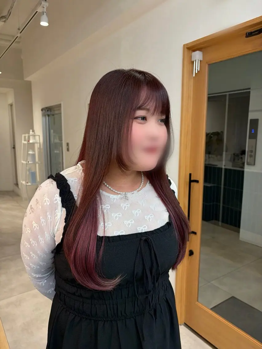 ロング カラー 相澤 乙羽のヘアスタイル
