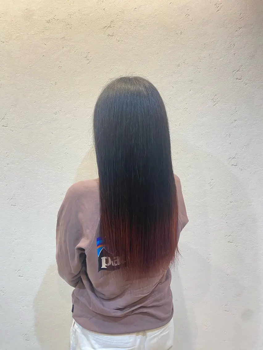 ロング カラー 佐々木 愛里のヘアスタイル
