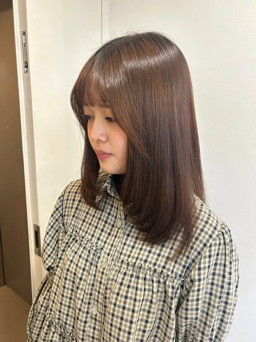 ミディアム 顔周りカット レイヤーカット UNBIRTHDAY ゆづみのヘアスタイル