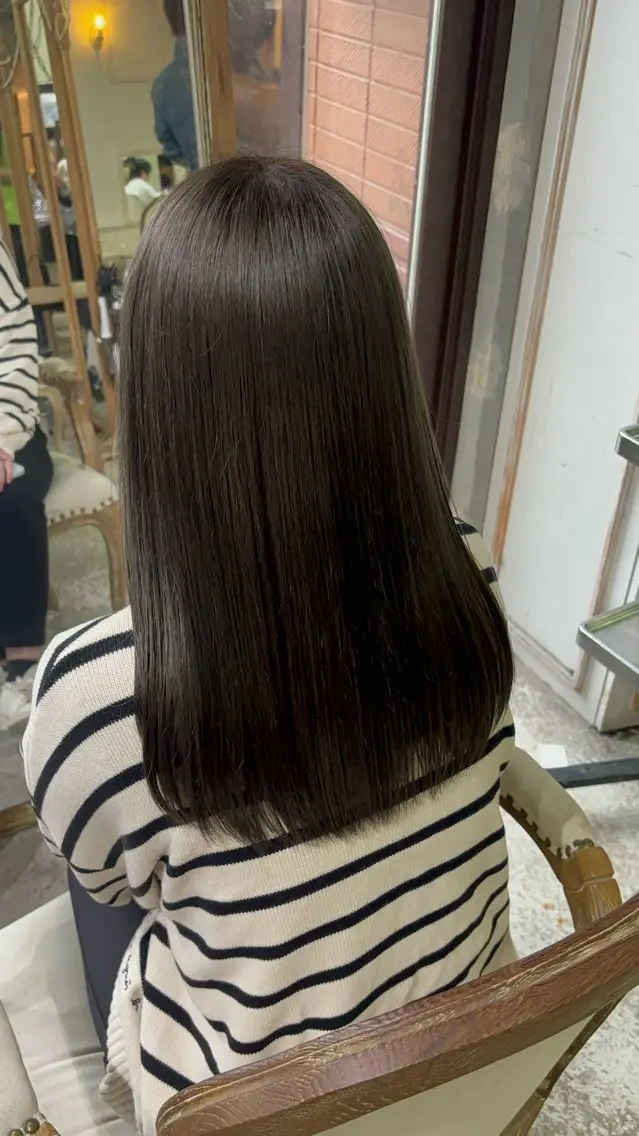 ミディアム カット ヘアカラー 美髪矯正 透明感 カラー⭐️ユウキのヘアスタイル