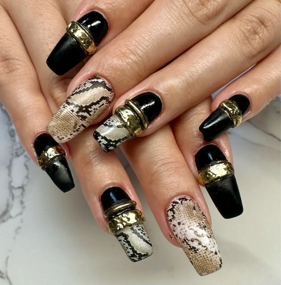 ネイル キラキラネイル マグネットネイル ミラーネイル ニュアンスネイル ワンカラーネイル Mai’s nailのネイルデザイン