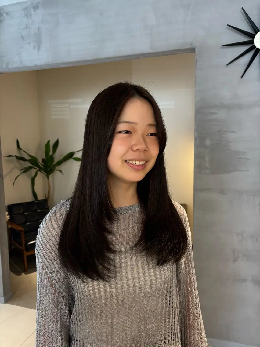 セミロング カット KAREN(ému) 伏見/カットモデルのヘアスタイル
