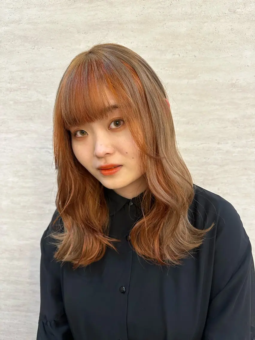 セミロング カラー デザインカラー newi まーぼーのヘアスタイル