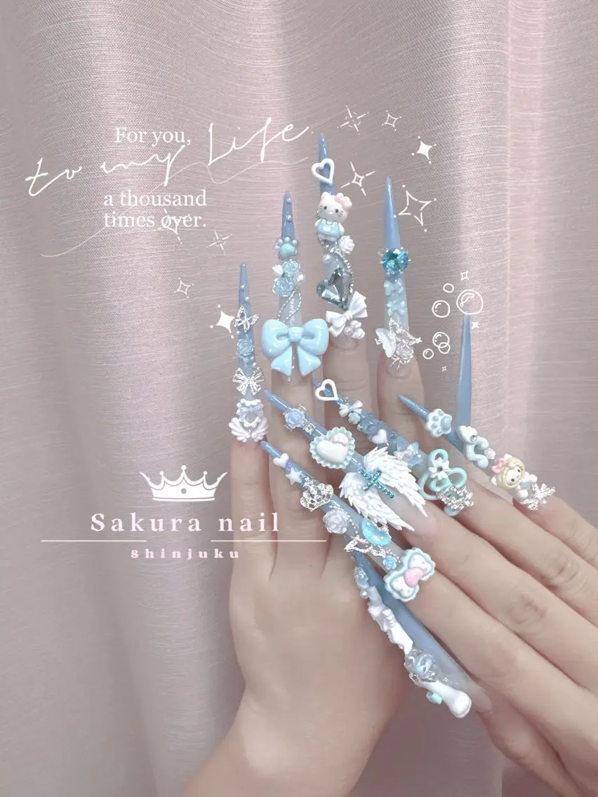 ネイル オーロラネイル クリアネイル フレンチネイル ジェルネイル ガーリー ハンドネイル Sakura Nail Salonのネイルデザイン