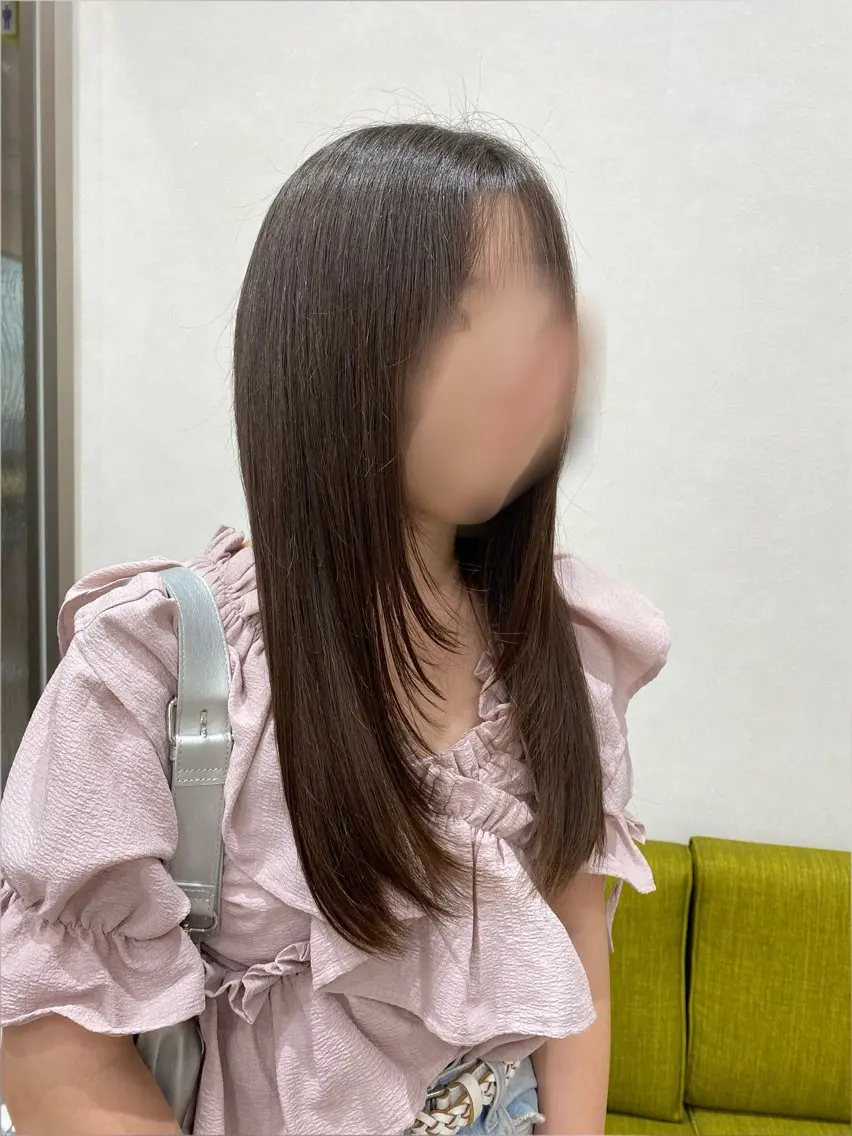 ロング 顔まわりレイヤー 顔周りカット 韓国風ヘア レイヤーカット 萩原 彩音のヘアスタイル
