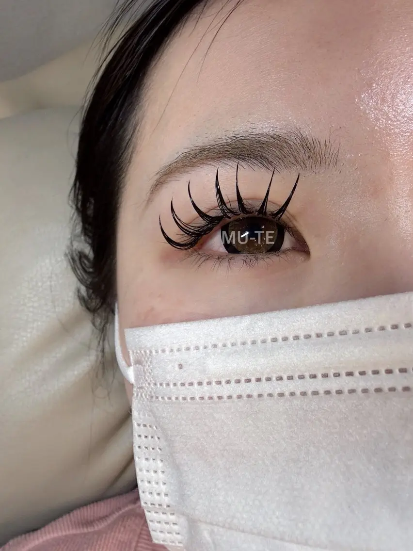 初回オフ込み💫ダブルフラットラッシュ100本（200束）の写真