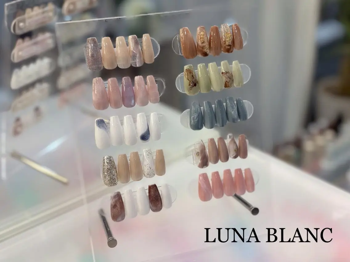 ネイル ニュアンスネイル nail LUNA BLANCのネイルデザイン