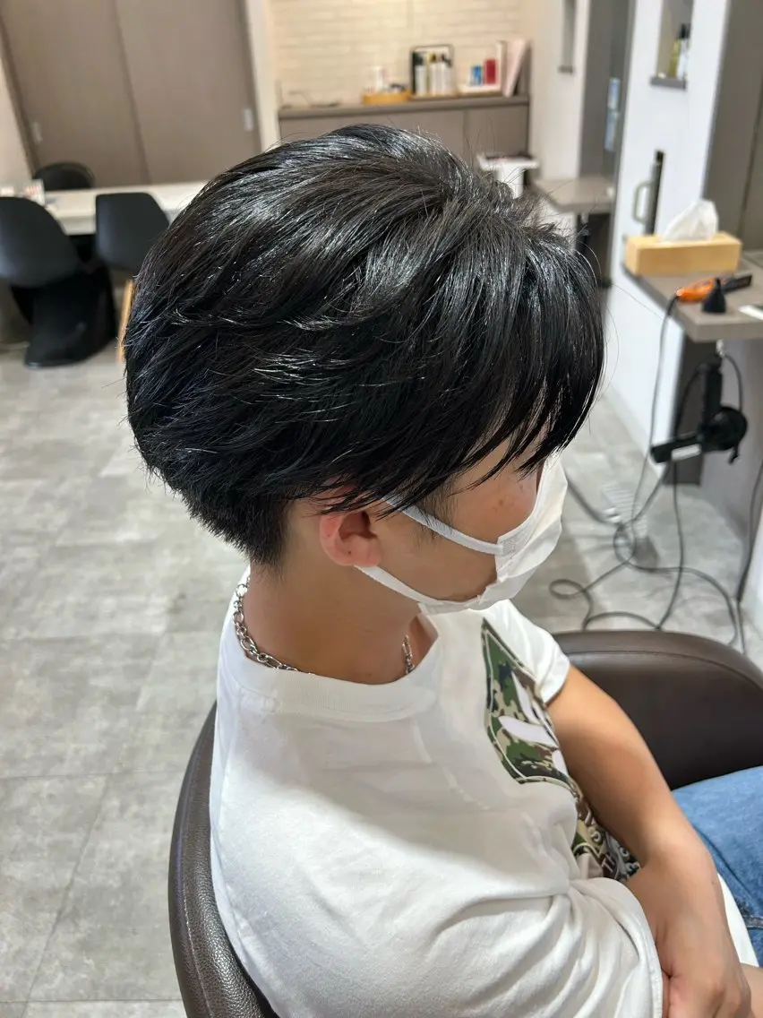 ショート カラー 大西 葵のヘアスタイル