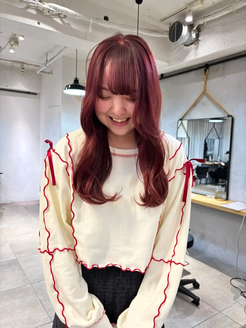 ロング 盛れる透明感カラー momokaのヘアスタイル