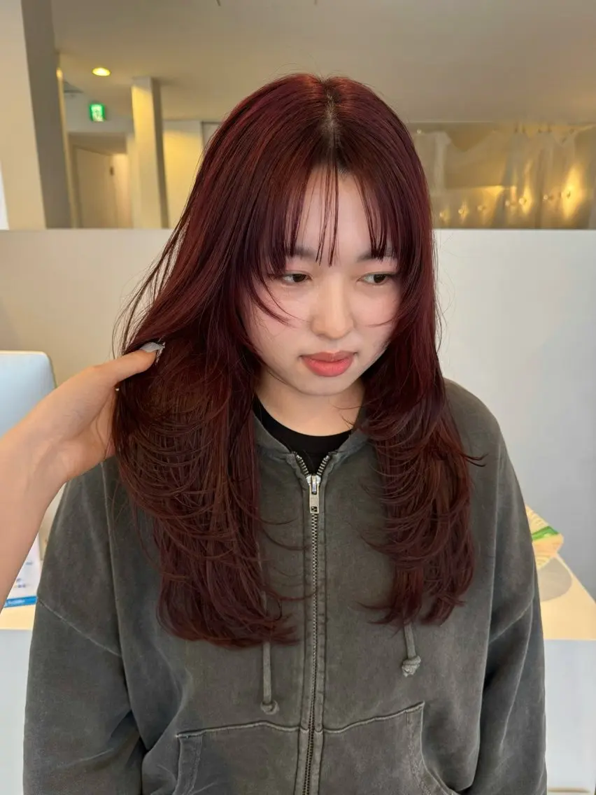 ロング カラー ブリーチ ダブルカラー インナーカラー ブリーチなしカラー ピンクカラー カット ヘアカラー トリートメント YARD.長田 唯のヘアスタイル