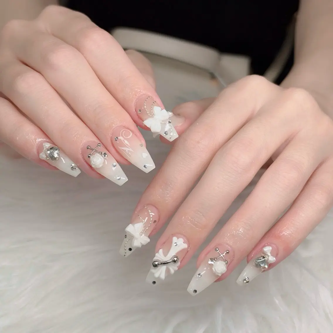 ネイル フットネイル フレンチネイル グラデーション 韓国ネイル ロングネイル ハンドネイル Hot Nail Salonのネイルデザイン