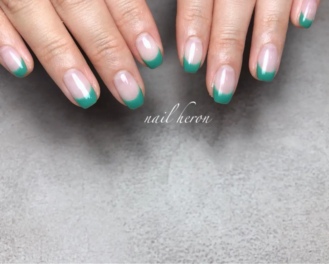 ネイル フレンチネイル グリーン ハンドネイル saki_ nail heronのネイルデザイン