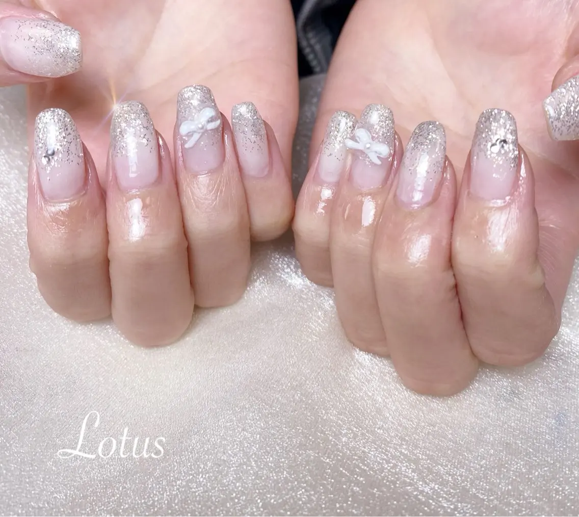 ネイル ガーリー キラキラネイル ハンドネイル ネイル＆脱毛 Lotus🌸のネイルデザイン