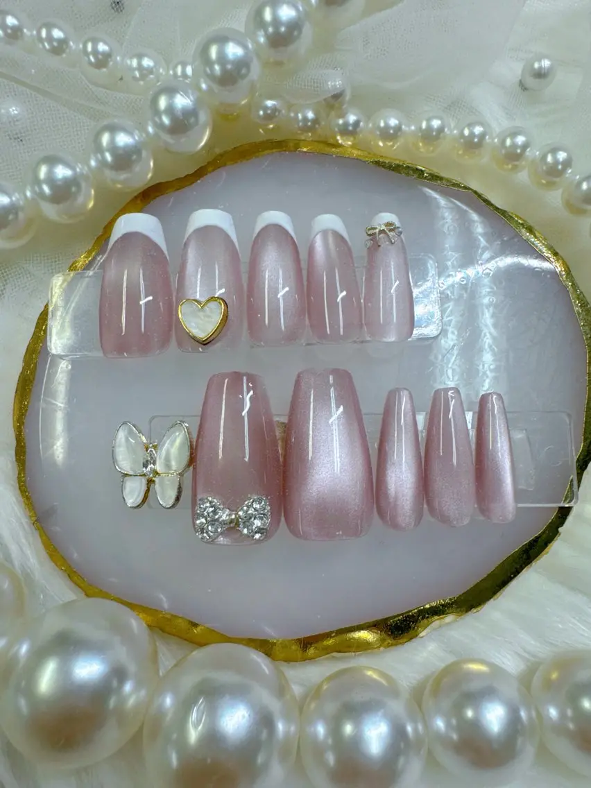 ネイル フレンチネイル ジェルネイル ガラスフレンチ 韓国ネイル パラジェル Queeens nailのネイルデザイン