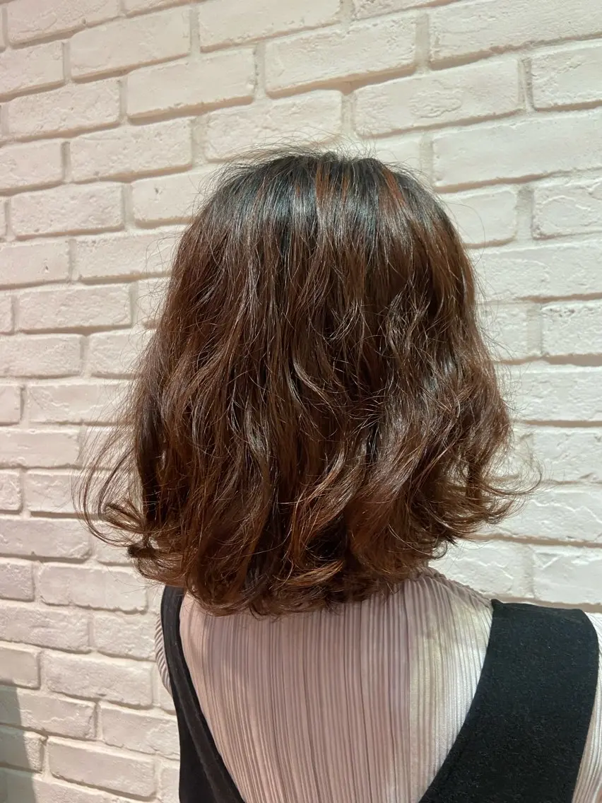 ミディアム ミディアムパーマ 高松 莉璃のヘアスタイル