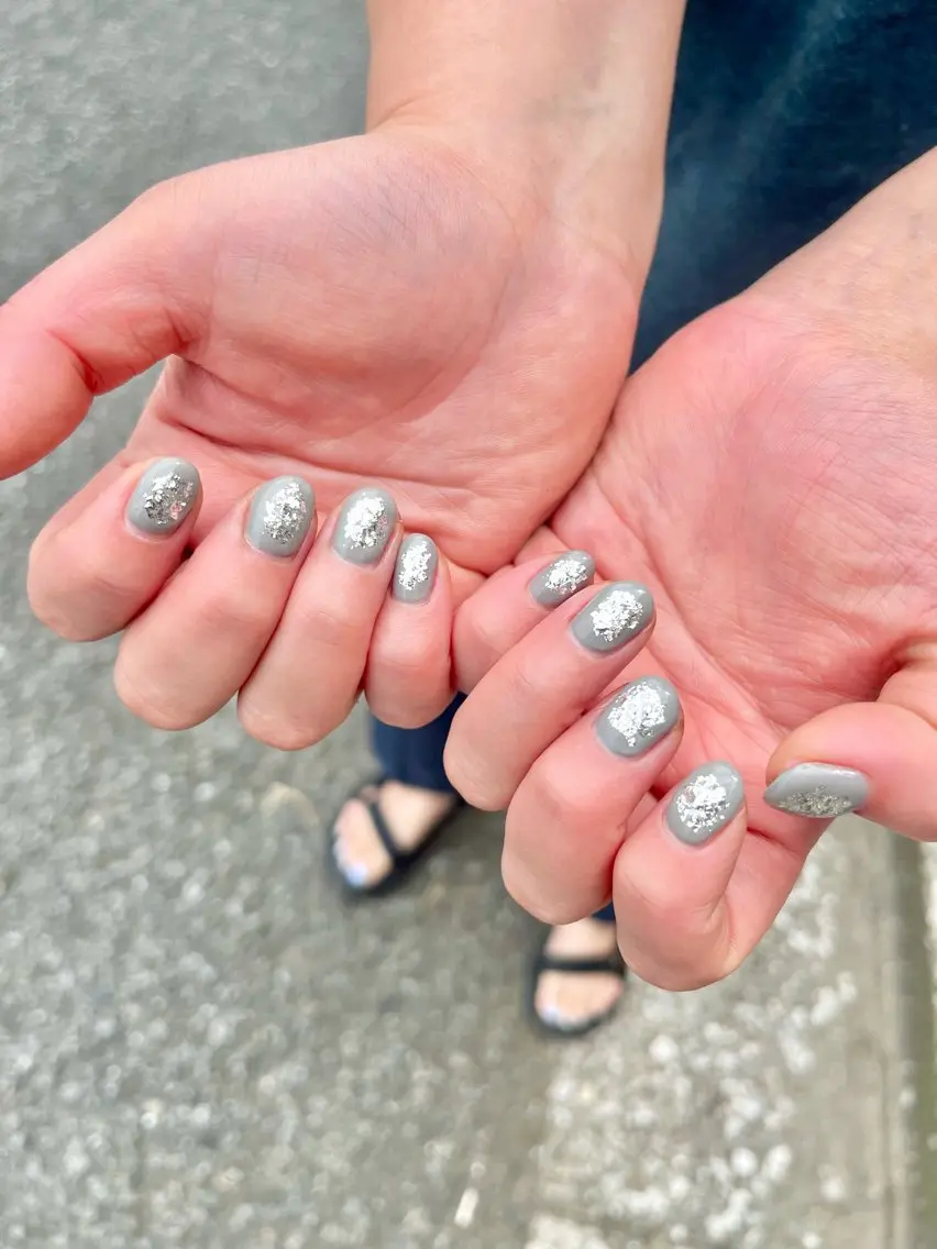 ネイル シルバー ハンドネイル nail room.のネイルデザイン