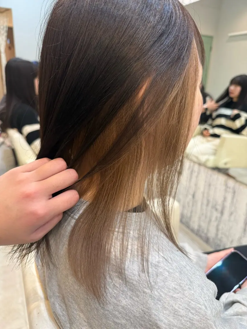 ミディアム カラー インナーカラー ヘアカラー レディースモデル募集 角快利のヘアスタイル