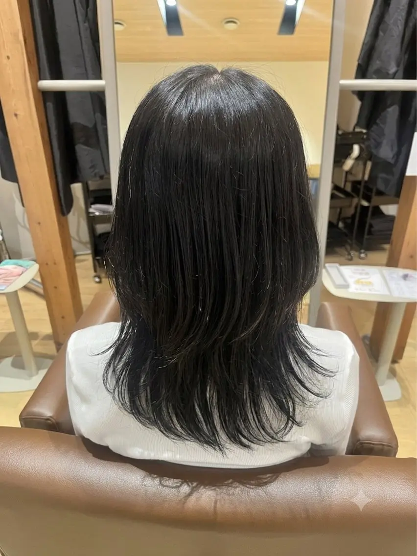 ミディアム ウルフカット カット ヘアカラー 渡邉 奈美のヘアスタイル