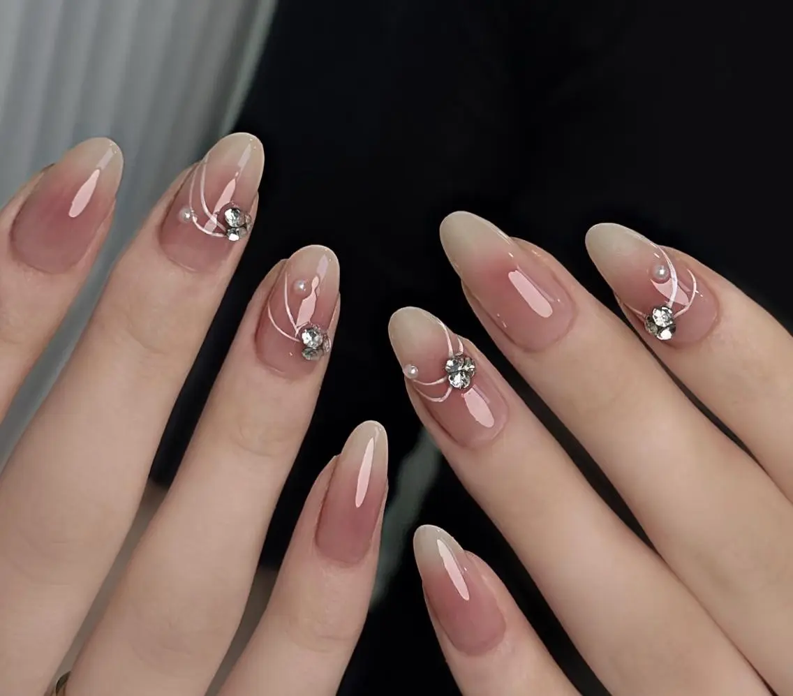 ネイル ハンドネイル エリ🫧 nail池袋東口のネイルデザイン