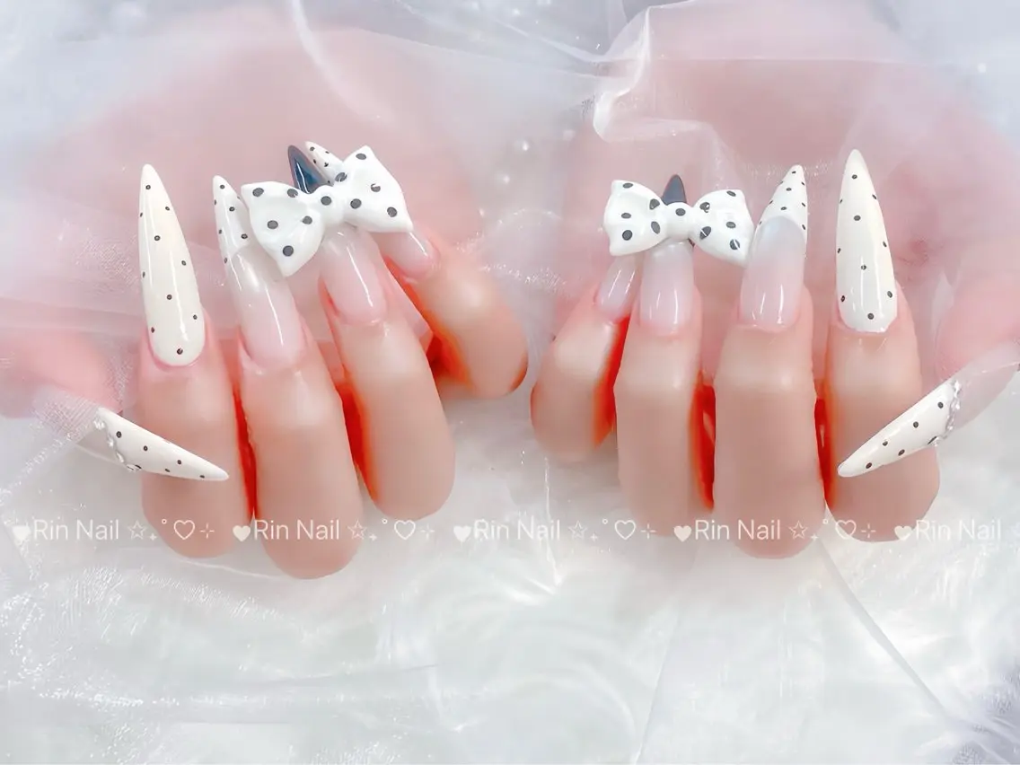 ネイル オーロラネイル ブルー フットネイル ジェルネイル グラデーション ハンドネイル Rin Nail 新大久保店のネイルデザイン