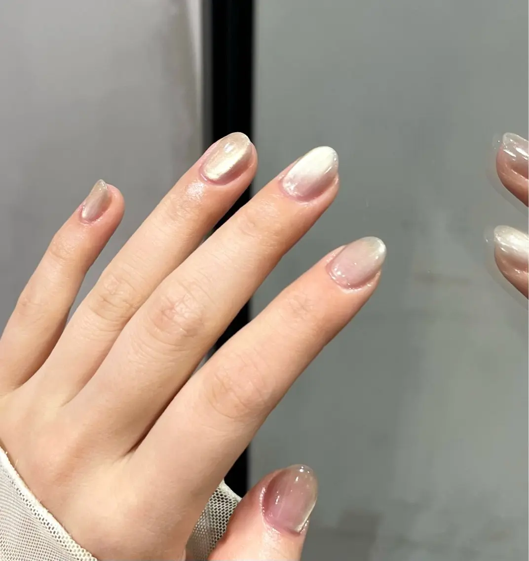 【ジェルオフなし】選べる♪マグネット/フラッシュ/オーロラ/フレンチ/グラデーション🍸の写真