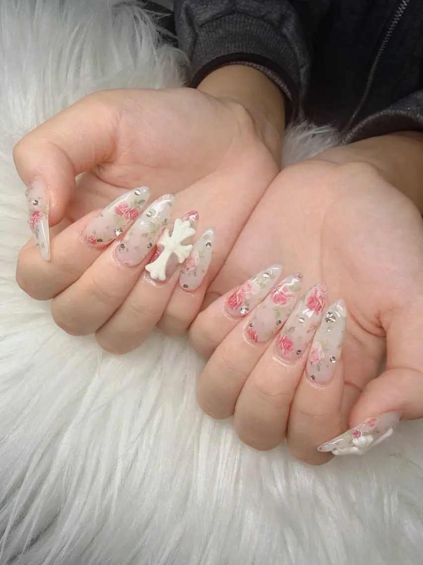 ネイル Lee Nailsのネイルデザイン