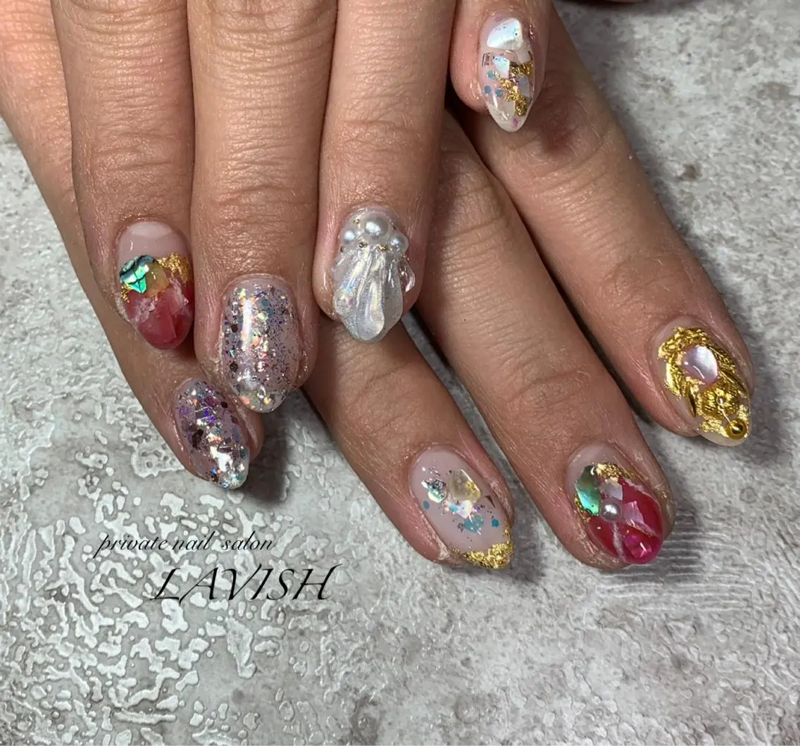 ネイル LAVISH 大和店 emi･:*+のネイルデザイン