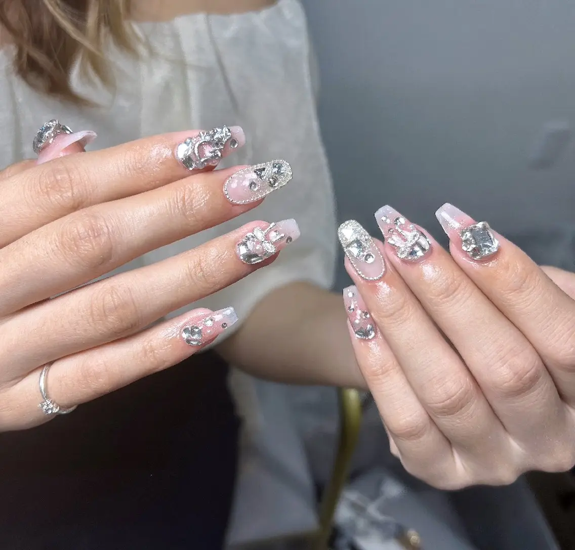 ネイル フラワーネイル フットネイル フレンチネイル ジェルネイル ガーリー ハンドネイル UM Nail Salonのネイルデザイン