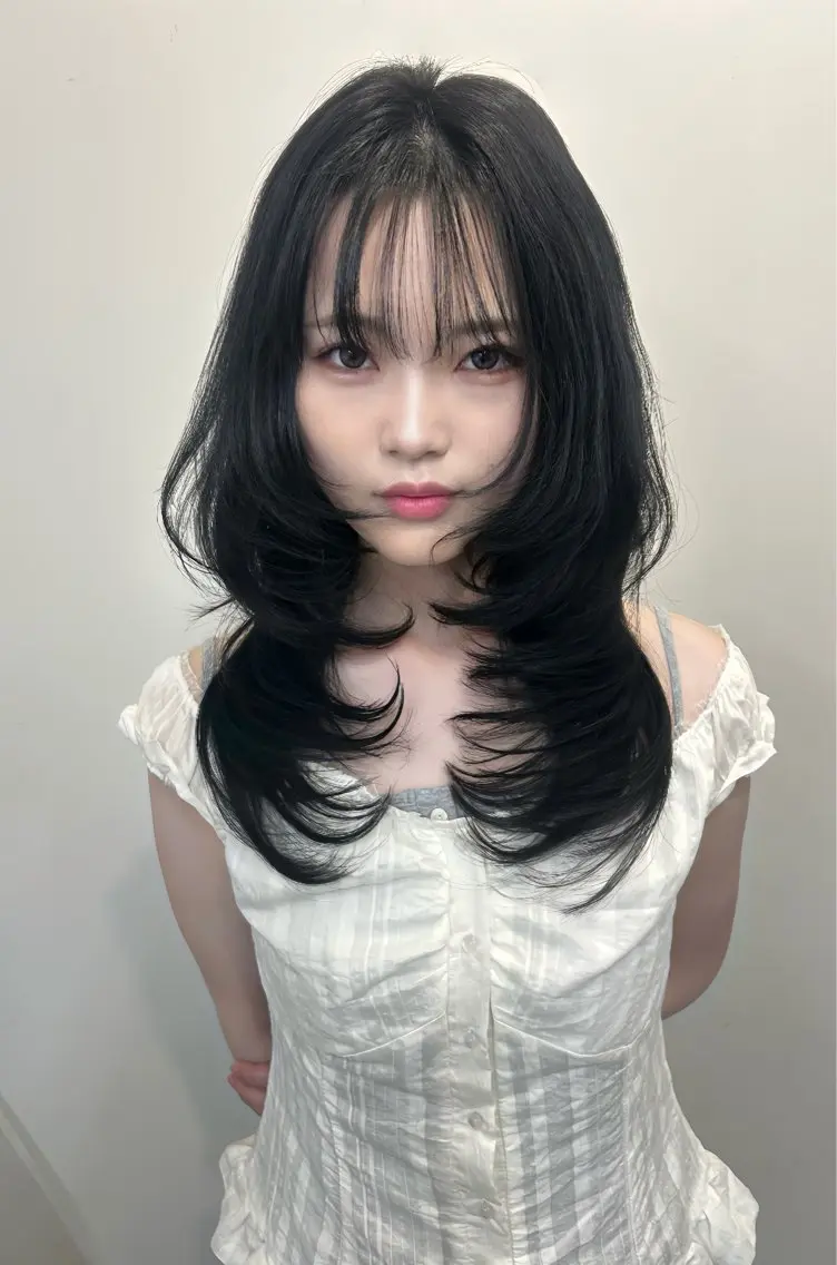 セミロング カラー グレージュ 韓国風ヘア レイヤーカット ワンホンヘア カット ヘアカラー トリートメント 韓国ヘア/レイヤー Lily Wongのヘアスタイル