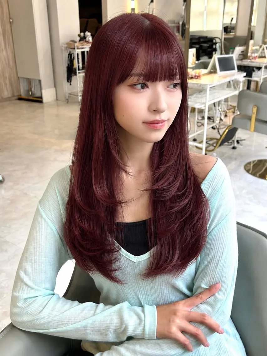 ロング カラー レッドカラー レイヤーカット カット ヘアカラー トリートメント 藤間 帆乃夏（とうまほのかのヘアスタイル