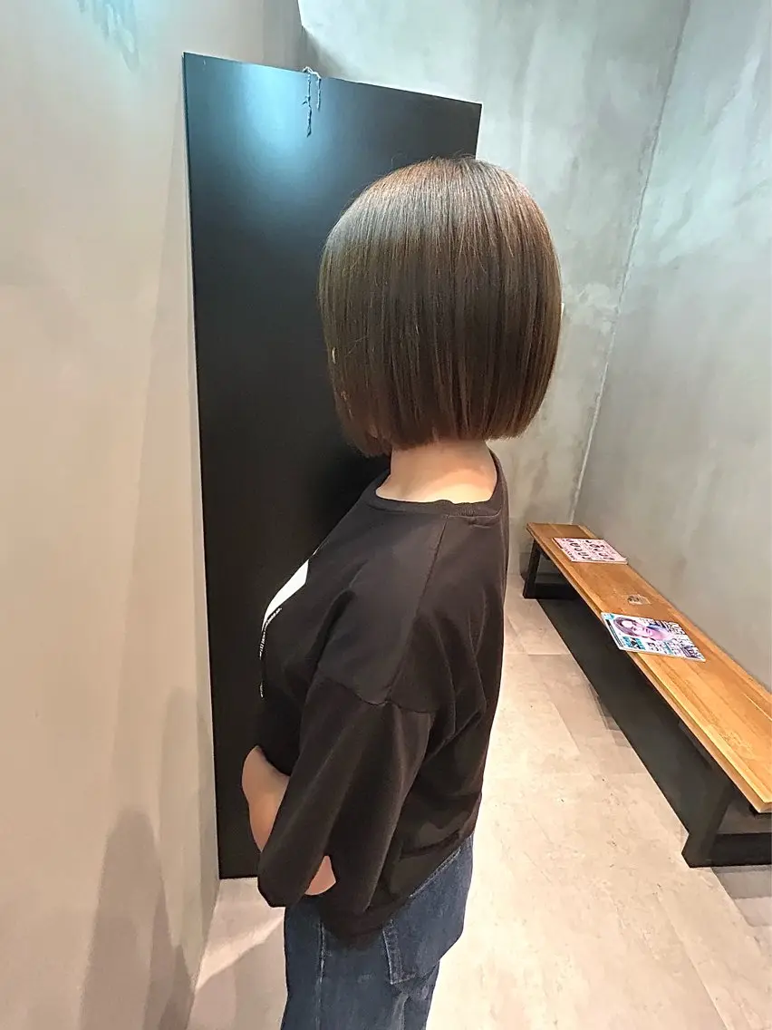 ショート ボブ カット ヘアカラー 阿部野 明優梨のヘアスタイル