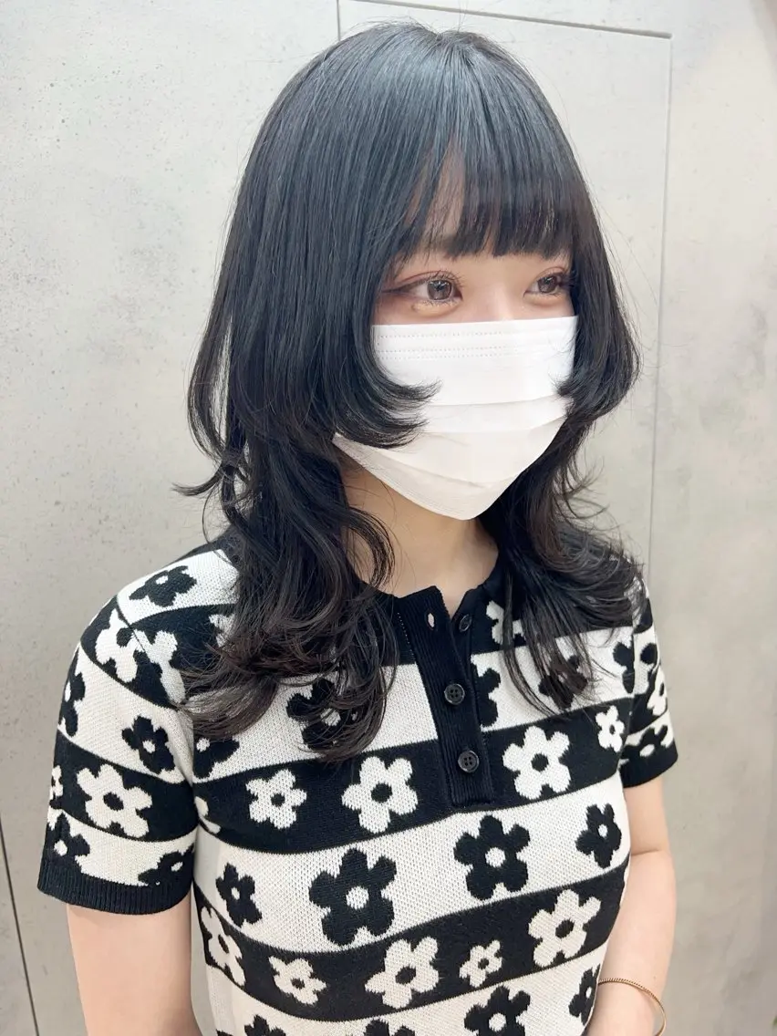 ミディアム カラー カット ヘアカラー トリートメント ウルフ🤍渋谷 🤍Mizukiのヘアスタイル
