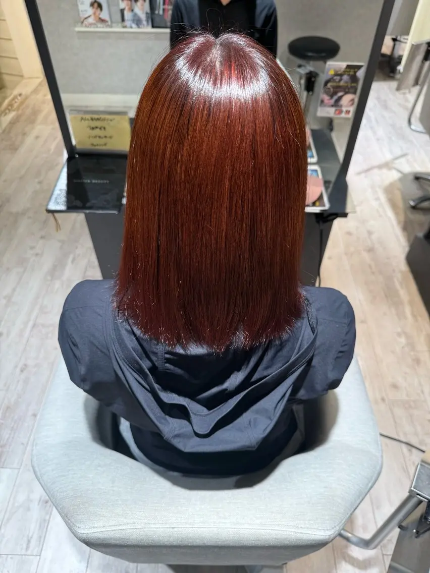 ミディアム カラー 孫崎 衣愛可のヘアスタイル