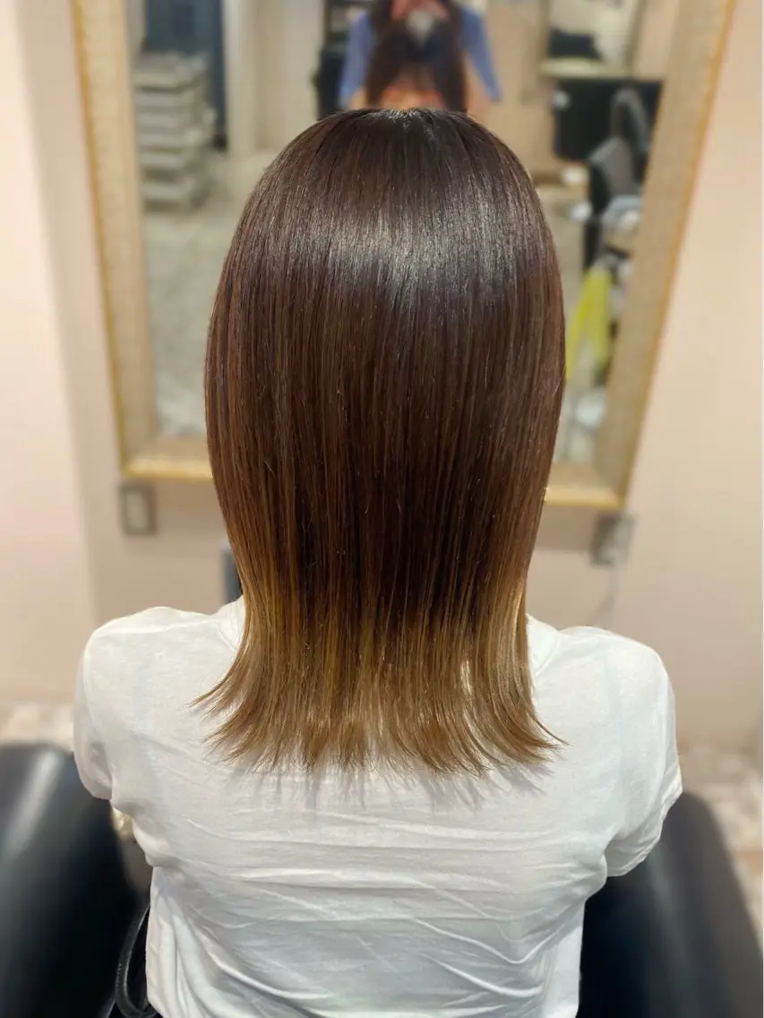 セミロング カラー ベージュカラー ブリーチ ブラウンカラー グラデーションカラー asuka‪‪‎🤍 Lita 1Fのヘアスタイル