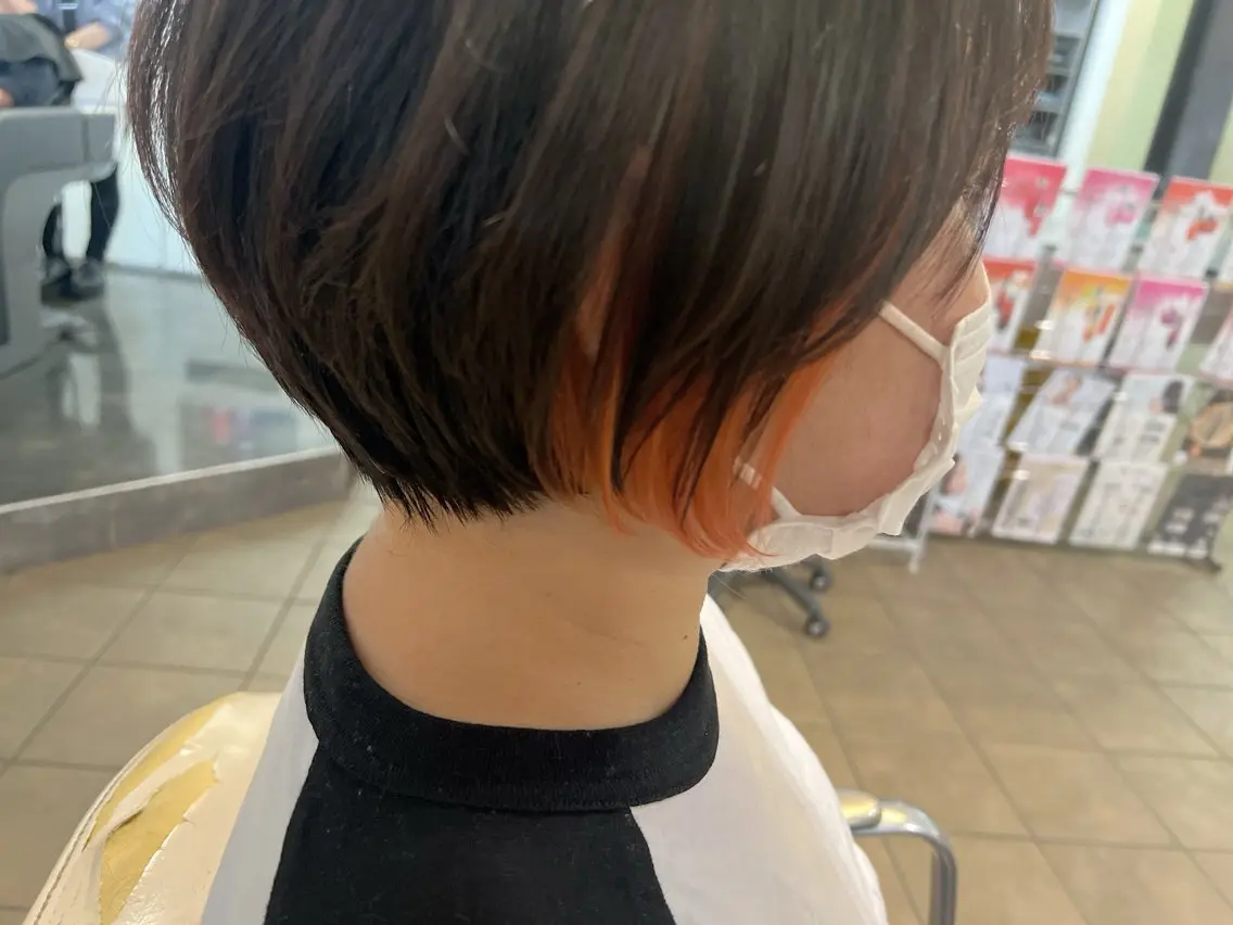 ショート カラー ショートボブ インナーカラー オレンジ ボブ 髪質改善 メンズ レイヤー ウルフ 弓木啓輔のヘアスタイル