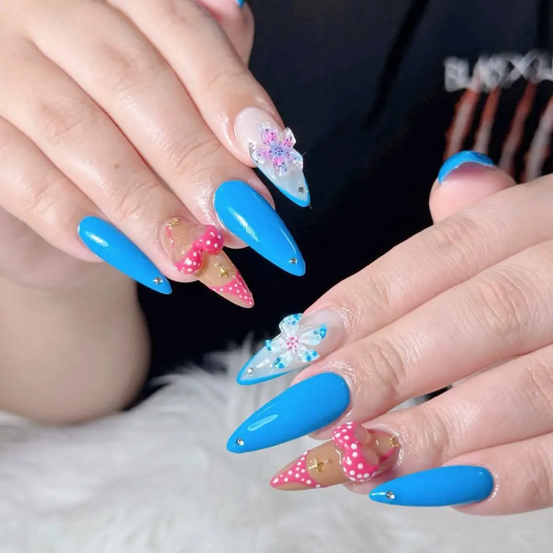 ネイル オーロラネイル クリアネイル 成人式 フラッシュネイル ジェルネイル ハンドネイル Amee Nail Salonのネイルデザイン