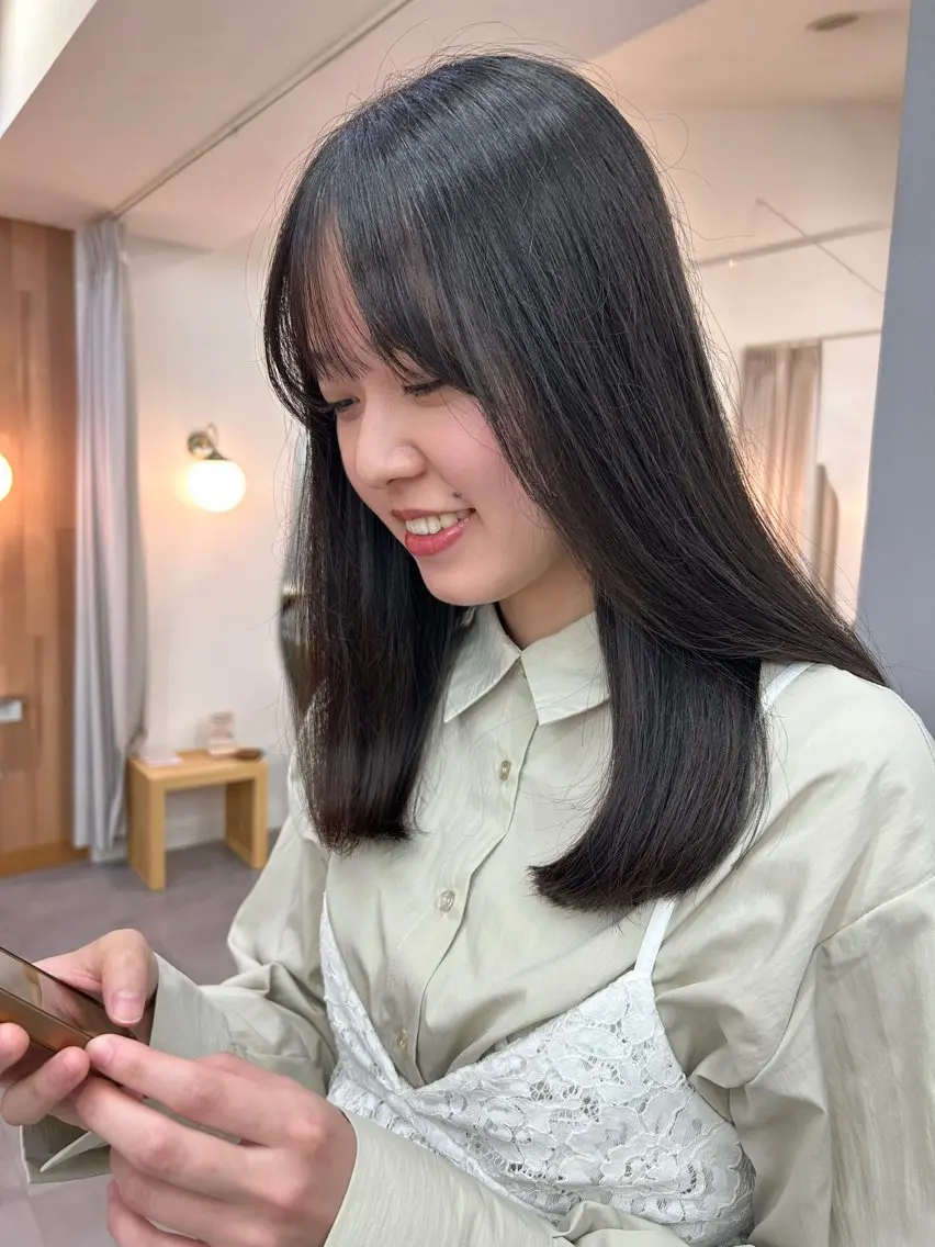 セミロング カット ヘアカラー トリートメント 田村 雪華のヘアスタイル