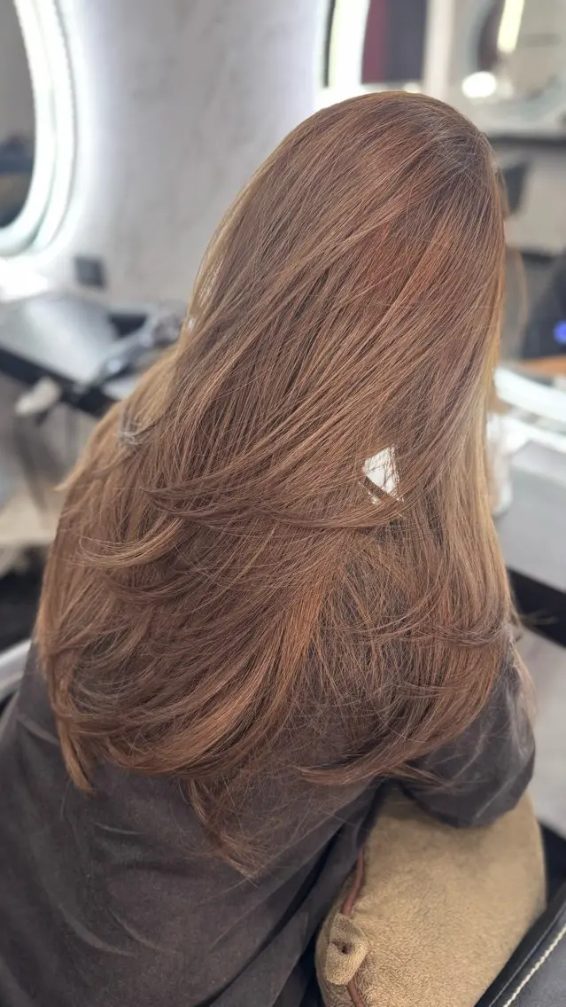 セミロング カット ヘアカラー stylist Momoのヘアスタイル