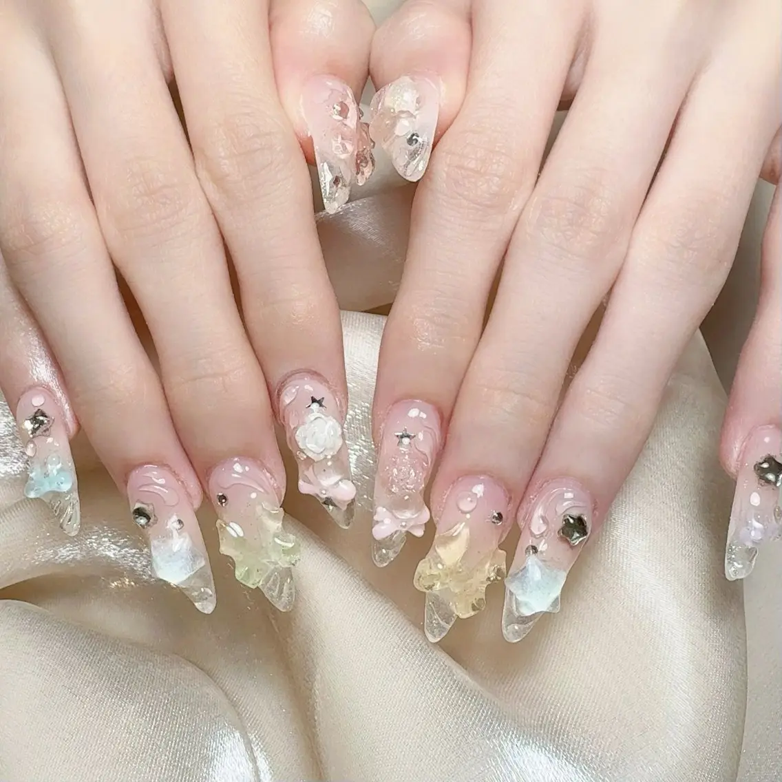 メンズ ネイル メンズ韓国風 アートネイル オーロラネイル ガーリー キラキラネイル ハンドネイル Nail salon 木にいるのネイルデザイン
